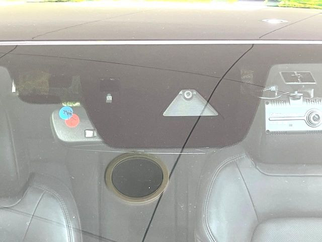 �y�X�}�[�g�u���[�L�T�|�[�g�z���s���ɑO���̎ԗ�����F�����A�Փ˂������Ȏ��͌x��ƃu���[�L�ŏՓˉ���Ɣ�Q�y�����A�V�X�g�B�����S�Ƀh���C�u�����y���݂��������܂��B