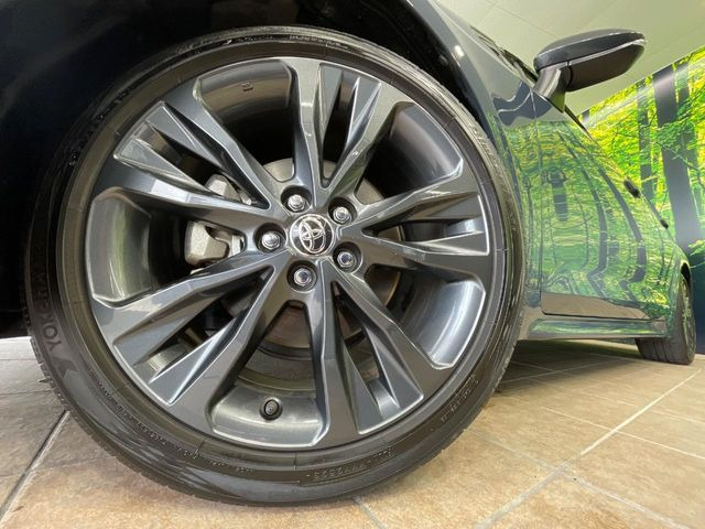 �y����17�C���`�A���~�z�C�[���z�O�ςɃ}�b�`���������A���~�z�C�[���𑕒����Ă���܂��B�e��ЊO�A���~�z�C�[����A�X�^�b�h���X�^�C�����戵�����Ă���܂��B���񂲑��k����������
