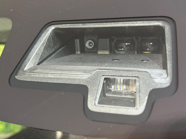 �y�X�Y�L �Z�[�t�e�B�T�|�[�g�z���s���ɑO���̎ԗ�����F�����A�Փ˂������Ȏ��͌x��ƃu���[�L�ŏՓˉ���Ɣ�Q�y�����A�V�X�g�B�����S�Ƀh���C�u�����y���݂��������܂��B