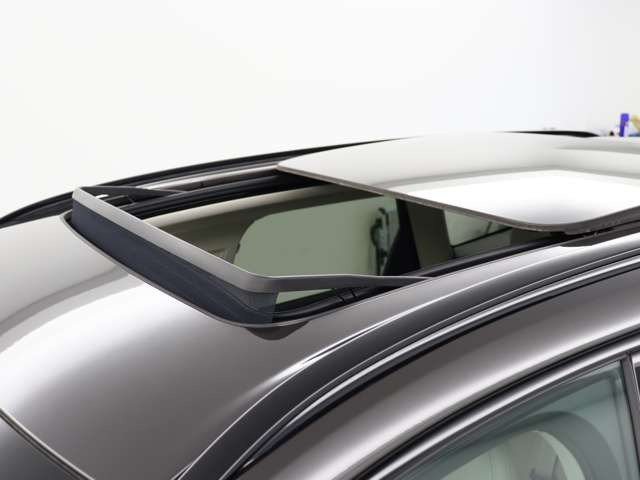 XC60リチャージ アルティメット T6 AWD PHEV 4WD