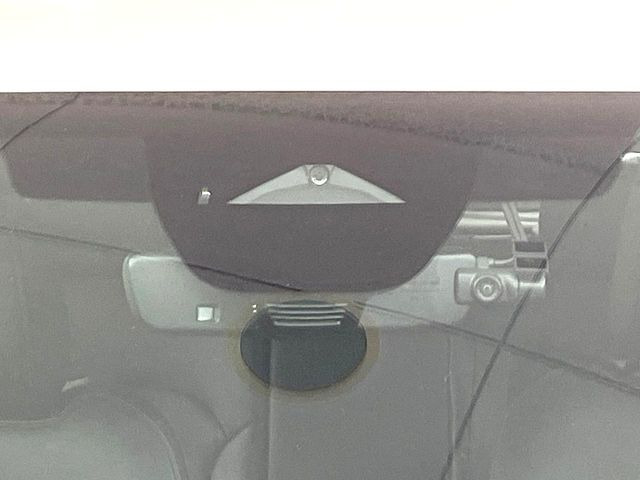 �y�X�}�[�g�u���[�L�T�|�[�g�z���s���ɑO���̎ԗ�����F�����A�Փ˂������Ȏ��͌x��ƃu���[�L�ŏՓˉ���Ɣ�Q�y�����A�V�X�g�B�����S�Ƀh���C�u�����y���݂��������܂��B