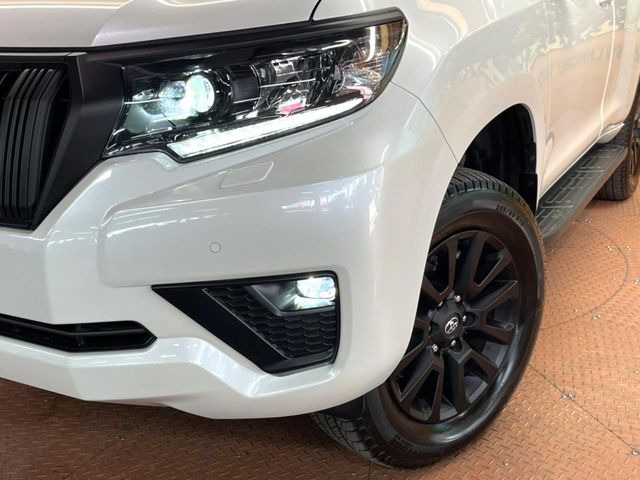 �yLED�w�b�h���C�g�z���V����ԑ��s�����ǍD�Ȏ��E���m�ۂ����S���ĉ^�]�ł��鍂�P�xLED�w�b�h���C�g�𑕔�!�_�����x�������A����d�͂��}�����Ă��܂��B