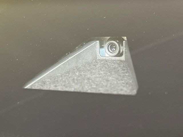 �y�g���^�Z�[�t�e�B�Z���X�z���s���ɑO���̎ԗ�����F�����A�Փ˂������Ȏ��͌x��ƃu���[�L�ŏՓˉ���Ɣ�Q�y�����A�V�X�g�B�����S�Ƀh���C�u�����y���݂��������܂��B