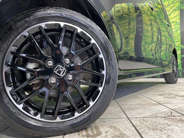 �y����15�C���`�A���~�z�C�[���z�O�ςɃ}�b�`���������A���~�z�C�[���𑕒����Ă���܂��B�e��ЊO�A���~�z�C�[����A�X�^�b�h���X�^�C�����戵�����Ă���܂��B���񂲑��k����������