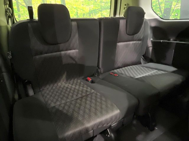 3列目シートはもちろん状態良好☆大人でもゆったりと座って頂けますので、大人数でのお出かけもラクラクです♪ご家族で、気の知れた仲間で、ドライブに行くのが楽しみですね♪