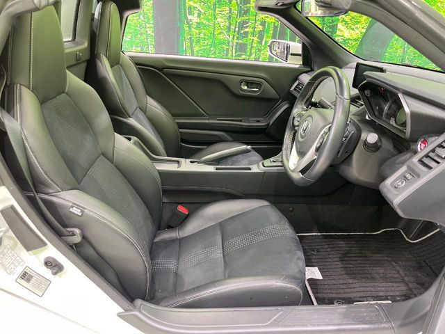 �y�n�[�t���U�[�V�[�g�z�������ƍ���S�n�𗼗������l�C�̃V�[�g���w�ʁE���ʂ̃t�@�u���b�N�f�ނ́A�ʋC���̗ǂ��⊊��ɂ����ɗD��Ă��܂��B�C���╞���ɍ��E���ꂸ���K�ɂ���肢�������܂��B