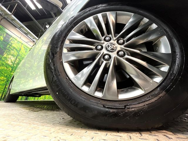 �y����18�C���`�A���~�z�C�[���z�O�ςɃ}�b�`���������A���~�z�C�[���𑕒����Ă���܂��B�e��ЊO�A���~�z�C�[����A�X�^�b�h���X�^�C�����戵�����Ă���܂��B���񂲑��k����������