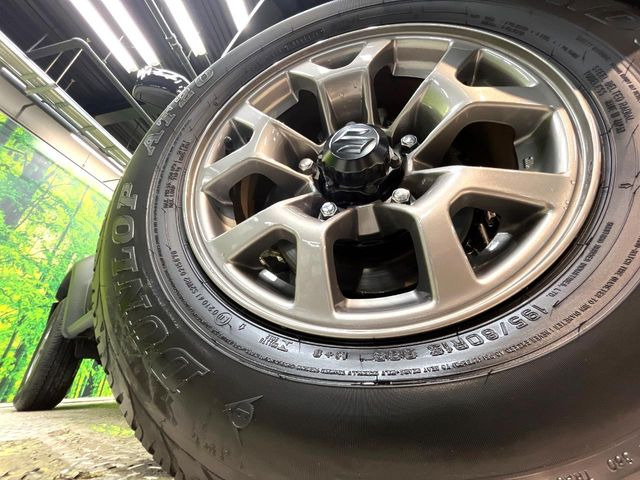 �y����15�C���`�A���~�z�C�[���z�O�ςɃ}�b�`���������A���~�z�C�[���𑕒����Ă���܂��B�e��ЊO�A���~�z�C�[����A�X�^�b�h���X�^�C�����戵�����Ă���܂��B���񂲑��k����������