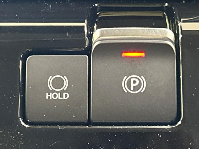 �y�I�[�g�u���[�L�z�[���h�z�M���҂���a�؂Œ�Ԏ��Ƀu���[�L���瑫�𗣂��Ă��A��~��Ԃ�ێ����Ă���܂��B�O�i����Ƃ��̓A�N�Z���𓥂߂Ύ����ŉ��������̂ň��S��X���^�]���y�ɂȂ�܂���