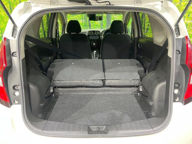 ���i�̂���������ʋ΁A���}���ɏ\���ȉ׎��X�y�[�X���m�ۂ��Ă���܂��B�Z�J���h�V�[�g��|���ƁA�傫�ȉו��̐ύڂ��\�ł���