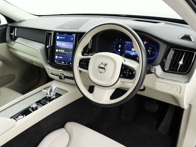 XC60リチャージ アルティメット T6 AWD PHEV 4WD