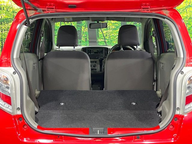 ���i�̂���������ʋ΁A���}���ɏ\���ȉ׎��X�y�[�X���m�ۂ��Ă���܂��B�Z�J���h�V�[�g��|���ƁA�傫�ȉו��̐ύڂ��\�ł���