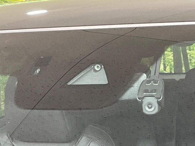 �yi-ACTIVESENSE�z���s���ɑO���̎ԗ�����F�����A�Փ˂������Ȏ��͌x��ƃu���[�L�ŏՓˉ���Ɣ�Q�y�����A�V�X�g�B�����S�Ƀh���C�u�����y���݂��������܂��B