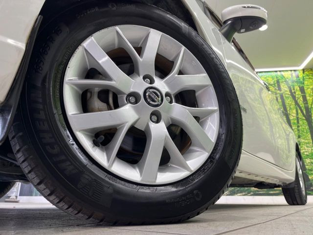 �y����15�C���`�A���~�z�C�[���z�O�ςɃ}�b�`���������A���~�z�C�[���𑕒����Ă���܂��B�e��ЊO�A���~�z�C�[����A�X�^�b�h���X�^�C�����戵�����Ă���܂��B���񂲑��k����������