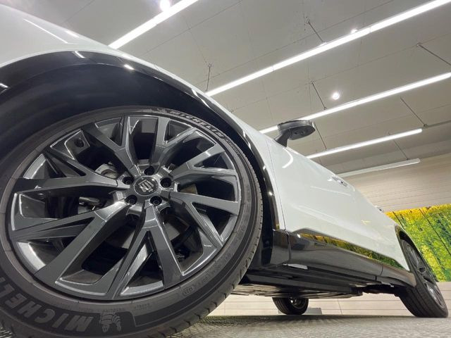 �y�����A���~�z�C�[���z�O�ςɃ}�b�`���������A���~�z�C�[���𑕒����Ă���܂��B�e��ЊO�A���~�z�C�[����A�X�^�b�h���X�^�C�����戵�����Ă���܂��B���񂲑��k����������