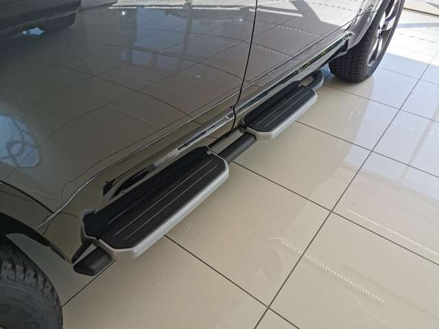 ディフェンダー110 X ダイナミック SE 2.0L P300 4WD