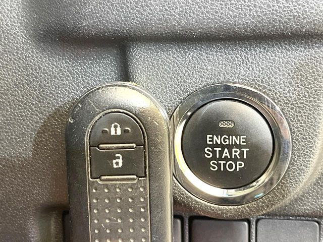 �y�L�[�t���[�V�X�e���z�J�o����|�P�b�g�ɓ��ꂽ�܂܂ł��h�A�̎{���E�������\�ȃX�}�[�g�L�[�𑕔��B�G���W���̃I���E�I�t�����J�M�����o���K�v����������Ƃ��Ă��֗��ł���