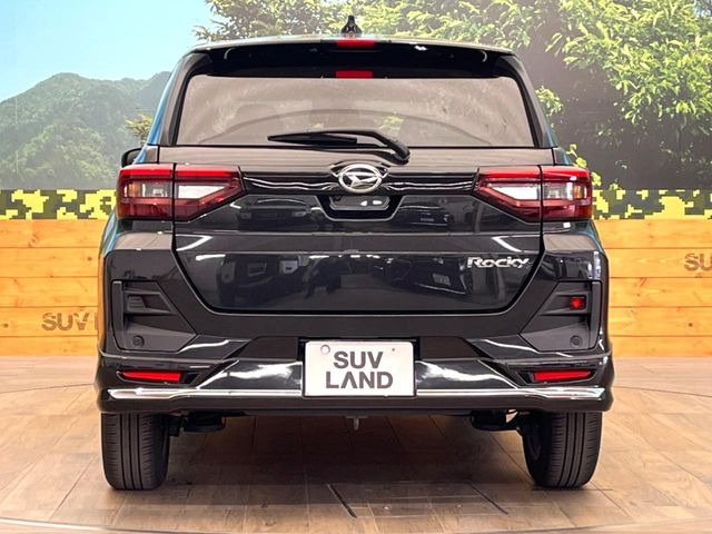 安心の最長10年・走行無制限保証(有償)をご用意。保証内容も充実はもちろん、無料点検&オイル交換や、年中無休の全国・24時間ロードサービスも付帯されておりますのでご安心下さい。