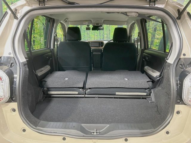 ���i�̂���������ʋ΁A���}���ɏ\���ȉ׎��X�y�[�X���m�ۂ��Ă���܂��B�Z�J���h�V�[�g��|���ƁA�傫�ȉו��̐ύڂ��\�ł���