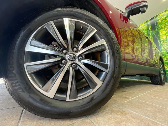 �y����18�C���`�A���~�z�C�[���z�O�ςɃ}�b�`���������A���~�z�C�[���𑕒����Ă���܂��B�e��ЊO�A���~�z�C�[����A�X�^�b�h���X�^�C�����戵�����Ă���܂��B���񂲑��k����������