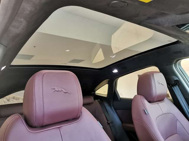 EペイスRダイナミック HSE 2.0L D200 ディーゼル 4WD