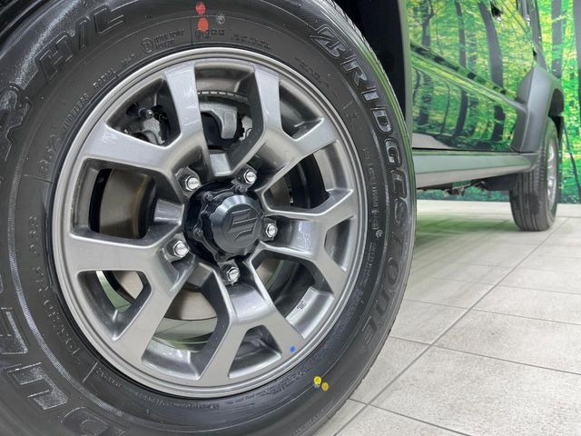 �y����15�C���`�A���~�z�C�[���z�O�ςɃ}�b�`���������A���~�z�C�[���𑕒����Ă���܂��B�e��ЊO�A���~�z�C�[����A�X�^�b�h���X�^�C�����戵�����Ă���܂��B���񂲑��k����������