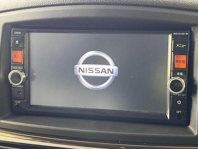 �y�����i�r�z�l�C�̏����i�r�𑕔����Ă���܂��B�i�r�̎g���₷���͂������A�I�[�f�B�I�@�\���[��!�L�����v�◷�s�͂������A�ʋ΂┃�����ȂǕ��i�̃h���C�u���y�����Ȃ�͂���