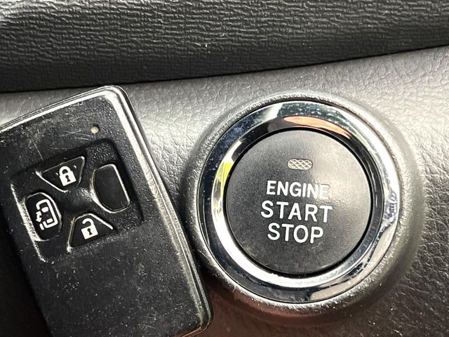 �y�X�}�[�g�L�[�z�J�o����|�P�b�g�ɓ��ꂽ�܂܂ł��h�A�̎{���E�������\�ȃX�}�[�g�L�[�𑕔��B�G���W���̃I���E�I�t�����J�M�����o���K�v����������Ƃ��Ă��֗��ł���