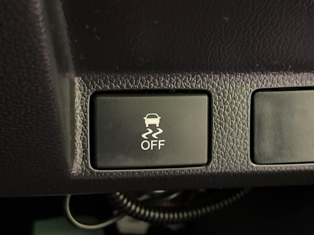 �y������h�~���u�z�ԗ��̉���������m����ƁA�����I�Ɏԗ��̐i�s������ۂ悤�Ɏԗ��𐧌䂵�܂��B�J�̓��ȂǊ���₷���H�ʏ󋵂ł����S�ȉ^�]���\�ł��B