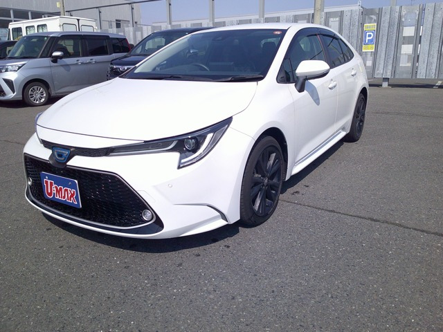 カローラ1.8 ハイブリッド W×B