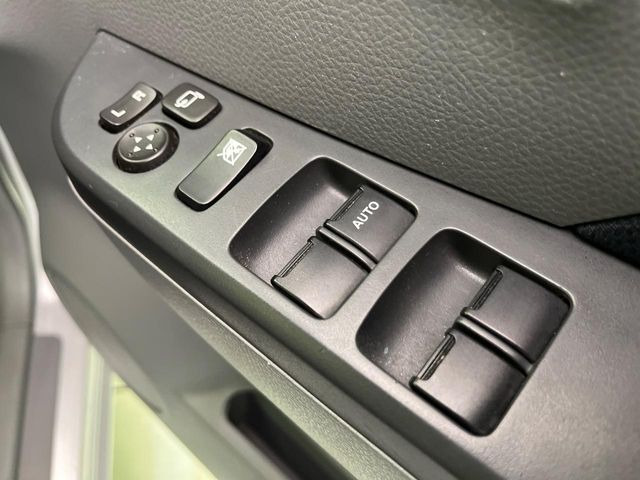 �y�d���i�[�~���[�z�T�C�h�~���[�͓d���i�[���ƂȂ��Ă���A�������ԏ�ł��L�Y�������X�N��}�����܂��B