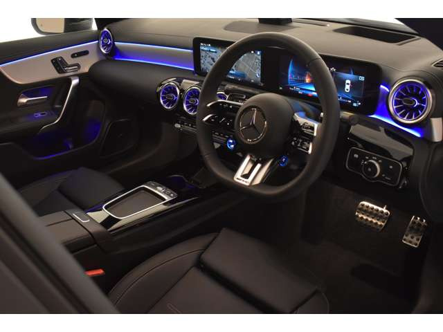 CLAクラスAMG CLA45 S 4マチックプラス 4WD