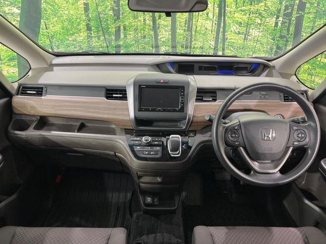 フリードハイブリッド