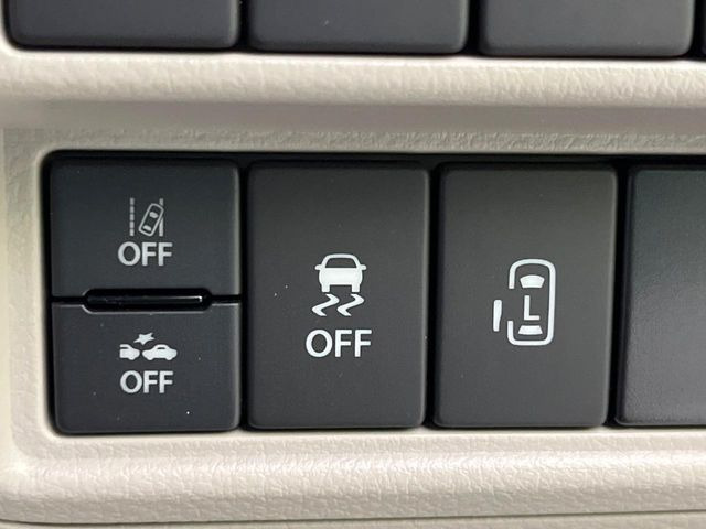 �y�X�Y�L �Z�[�t�e�B�T�|�[�g�z���s���ɑO���̎ԗ�����F�����A�Փ˂������Ȏ��͌x��ƃu���[�L�ŏՓˉ���Ɣ�Q�y�����A�V�X�g�B�����S�Ƀh���C�u�����y���݂��������܂��B