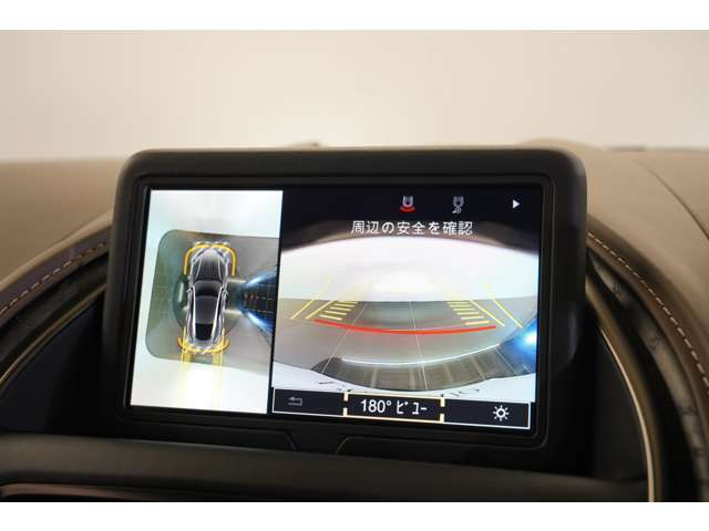 �����׃o�b�N�J�����𑕔����A������E����������m�ہB�K�C�h���C���\���ɂ�蒓�Ԏ��̎��񂵂����S�ŁA�{�f�B�T�C�Y�����������Ȃ��X���[�Y�ȑ��삪�\�ł��B