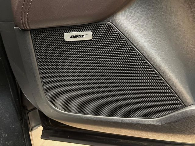 �yBOSE�T�E���h�V�X�e���z���[�J�[�I�v�V�����̍��i�ʃT�E���h�V�X�e���𓋍ځB��p�̃`���[�j���O���{���ꂽ�召�l�X�ȃX�s�[�J�[����ǎ��ȃT�E���h���t�ł��A�Տꊴ���ӂ�鉹����Ԃ����o���܂��B