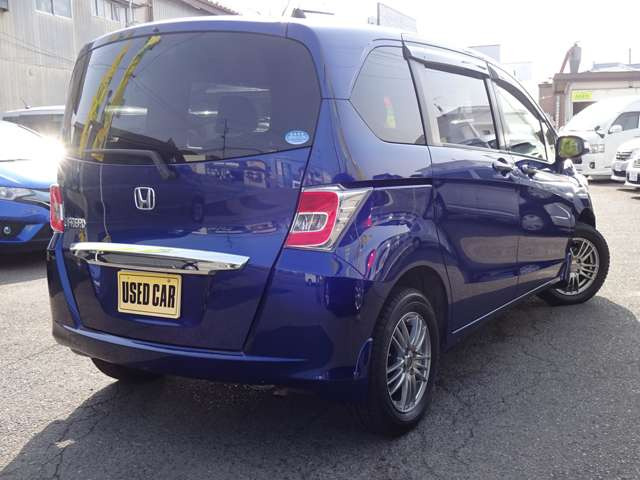 フリード1.5 G プレミアムエディション 4WD