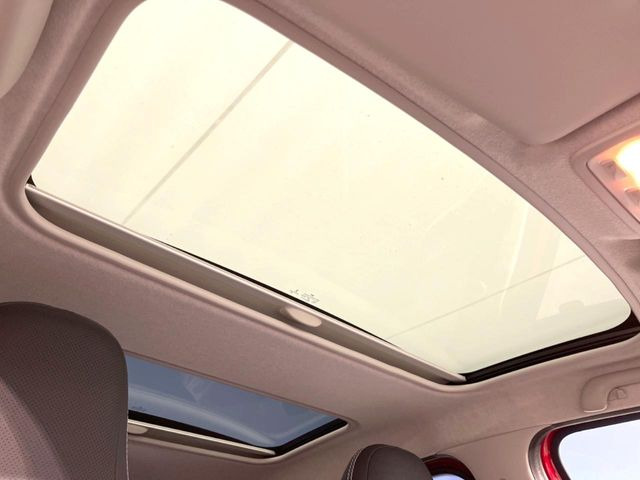 ���p�m���~�b�N�X���C�f�B���O���[�t::�唗�͂̃p�m���}���[�t�́A�㕔���Ȃɂ܂ő����Ă���A�J���I�ȋ�Ԃ����y���݂��������܂��B