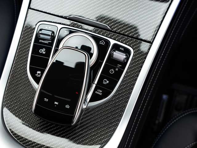 �y �J�X�^�}�C�Y �z��ȃJ���[�����O�͔������郉�b�s���O���������߁B�O��̃o���p�[�ƐF���������ăp���_�̂悤�ȃc�[�g��(�c�[�g�[��)�̎d�l�ɂ��Ă������ł���B�����k���҂����Ă���܂��B