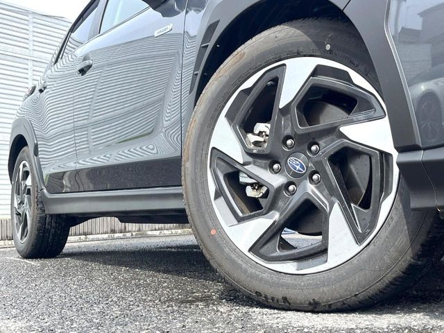 �y����18�C���`�A���~�z�C�[���z�O�ςɃ}�b�`���������A���~�z�C�[���𑕒����Ă���܂��B�e��ЊO�A���~�z�C�[����A�X�^�b�h���X�^�C�����戵�����Ă���܂��B���񂲑��k����������