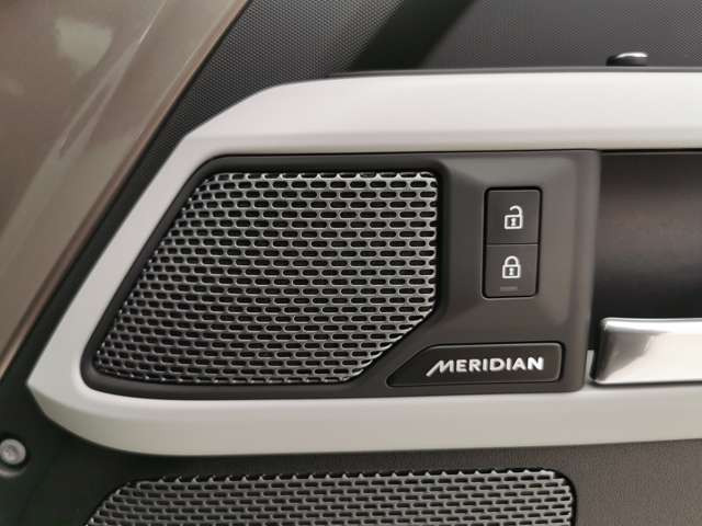 ディフェンダー