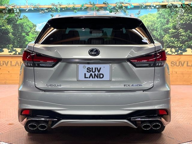 安心の最長10年・走行無制限保証(有償)をご用意。保証内容も充実はもちろん、無料点検&オイル交換や、年中無休の全国・24時間ロードサービスも付帯されておりますのでご安心下さい。