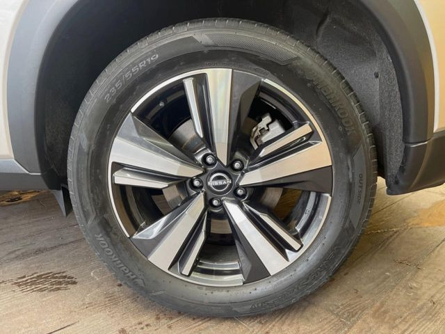 �y����19�C���`�A���~�z�C�[���z�O�ςɃ}�b�`���������A���~�z�C�[���𑕒����Ă���܂��B�e��ЊO�A���~�z�C�[����A�X�^�b�h���X�^�C�����戵�����Ă���܂��B���񂲑��k����������