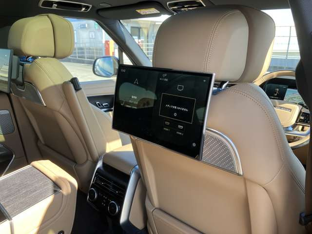 レンジローバーオートバイオグラフィ 3.0L P550e スタンダードホイールベース 4WD