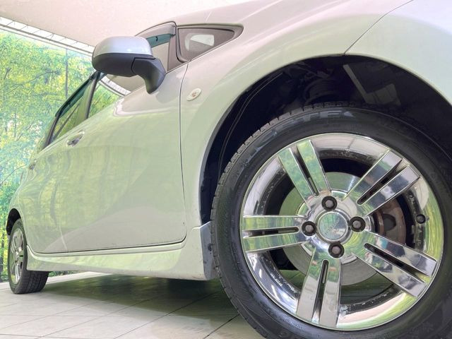 �y15�C���`�A���~�z�C�[���z�O�ςɃ}�b�`�����A���~�z�C�[���𑕒����Ă���܂��B�e��A���~�z�C�[����A�X�^�b�h���X�^�C�����戵�����Ă���܂��B���񂲑��k����������