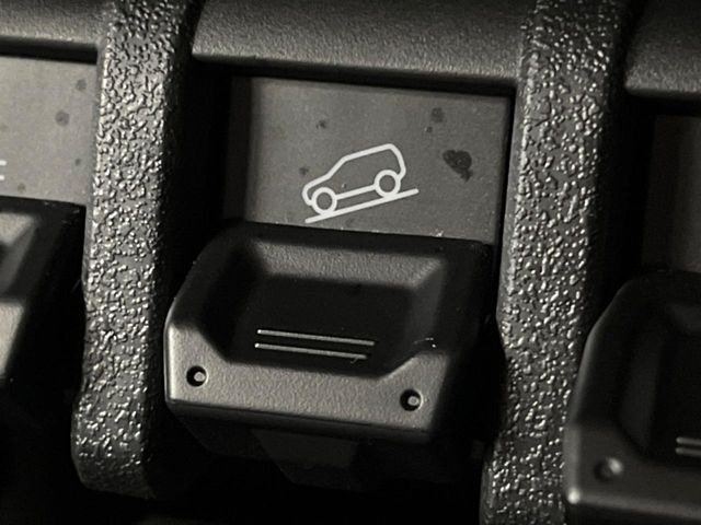 �y�_�E���q���A�V�X�g�z�}�ȍ⓹������Ƃ��Ɏ����Ńu���[�L�𐧌�A���̒ᑬ�x��ۂ��܂��B�ᓹ�∫�H�ȂǊ���₷���H�ʂ̉����ł��^�C�������b�N���Ȃ�������S!�n���h������ɏW���ł��܂�!