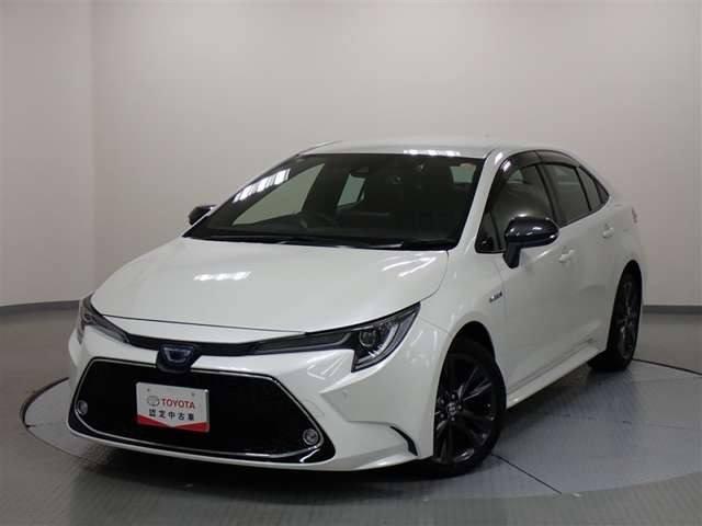 カローラ1.8 ハイブリッド W×B