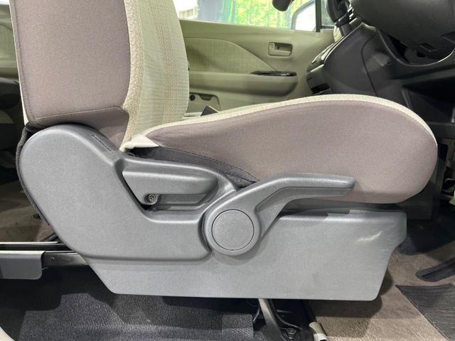 �y�V�[�g���t�^�[�z�V�[�g���ʂ̈ʒu���㉺�ɒ����ł���V�[�g���t�^�[�𑕔��B�啿�ȕ��������ȕ����œK�ȃh���C�r���O�|�W�V�����ŉ^�]�ł��܂��B