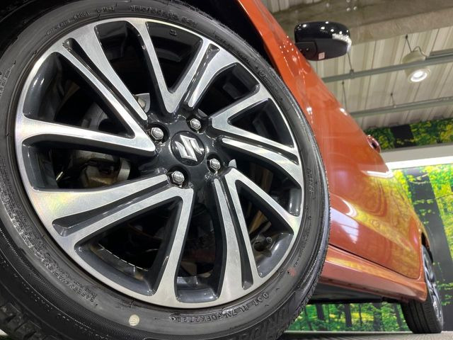 �y����16�C���`�A���~�z�C�[���z�O�ςɃ}�b�`���������A���~�z�C�[���𑕒����Ă���܂��B�e��ЊO�A���~�z�C�[����A�X�^�b�h���X�^�C�����戵�����Ă���܂��B���񂲑��k����������