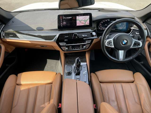 5シリーズセダンM550i xドライブ 4WD